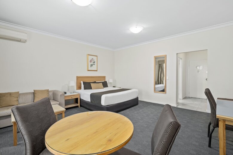 Quality Hotel Sherbourne Terrac