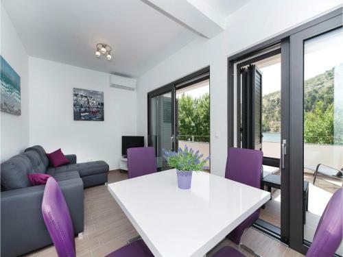 Five-bedroom Holiday Home In Zaton