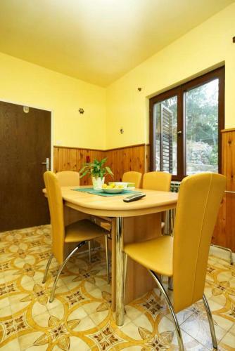 Apartment Stikovica 4706b