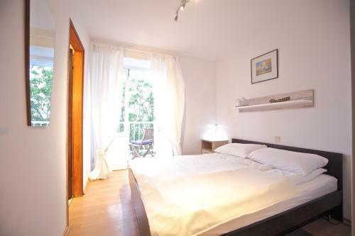 Hostal Guest House Villa Veli