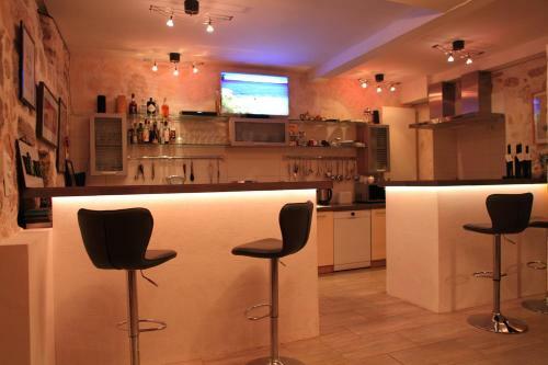 Hostal Guest House Villa Veli