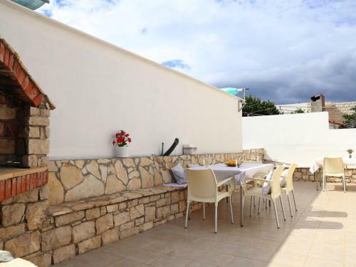 Charming Holiday Home In Cara With Pool