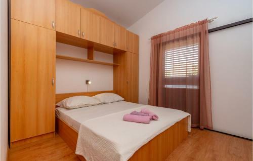 Four-bedroom Apartment In Zavalatica