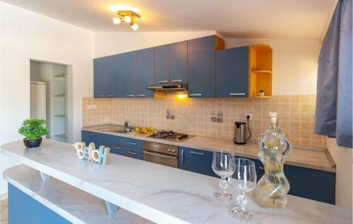 Four-bedroom Apartment In Zavalatica
