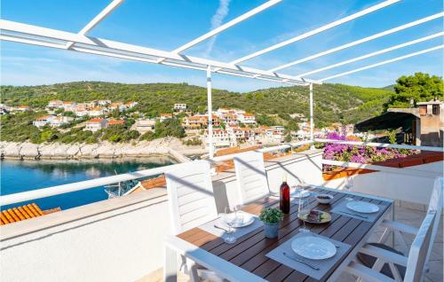 Four-bedroom Apartment In Zavalatica