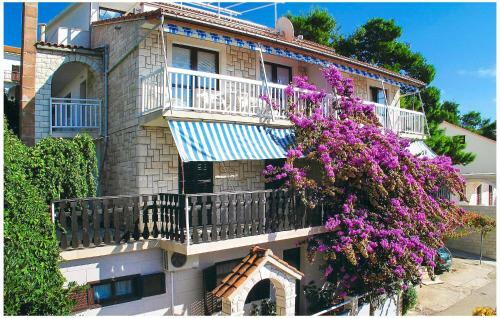 Four-bedroom Apartment In Zavalatica