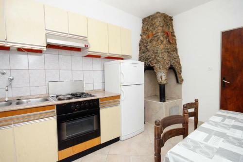 Apartment Zavalatica 4453c