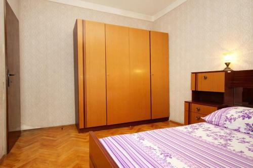 Apartment Zavalatica 4453c