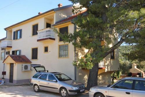 Apartments With A Parking Space Zdrelac (pasman) - 8201