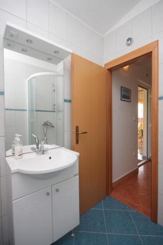 Apartment Zdrelac 8285c