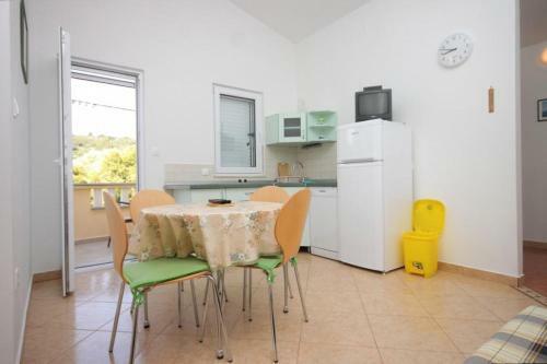 Apartment Zdrelac 8285a
