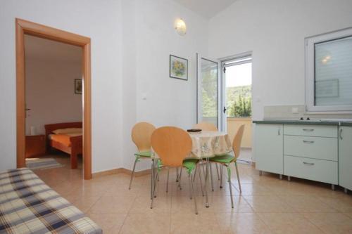 Apartment Zdrelac 8285a
