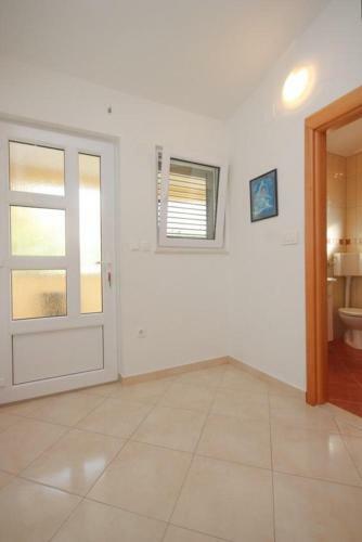 Apartment Zdrelac 8285a