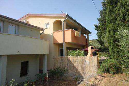 Apartment Zdrelac 8285b