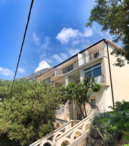 Apartments Maestral