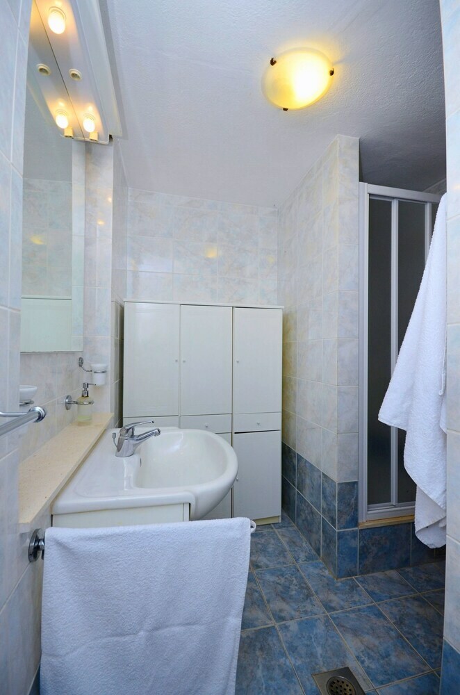 House Milovan