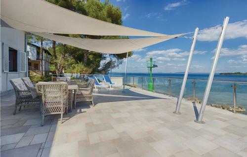 Three-bedroom Holiday Home In Zman