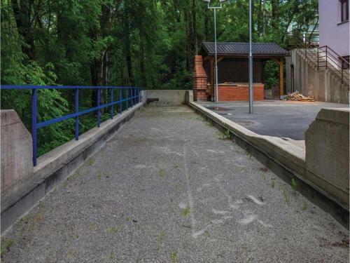 Two-bedroom Apartment In Zlobin