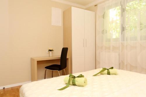 Apartments With A Parking Space Zrnovnica (split) - 9493