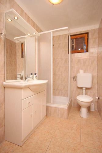Apartment Kustici 6392b