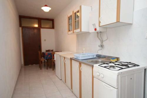 Apartment Metajna 6466f