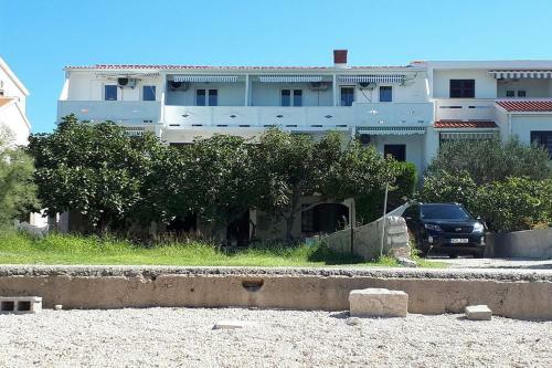 Apartment Metajna 6466c