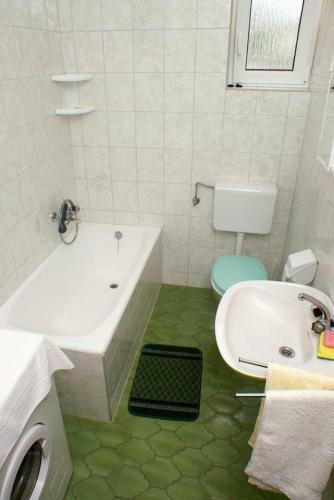Apartment Metajna 4116a