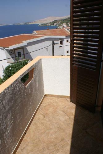 Apartment Metajna 525b