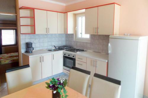 Apartments By The Sea Kustici (pag) - 4088