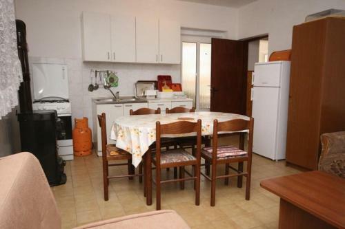 Apartment Metajna 6395b