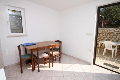 Apartment Kustici 6335a