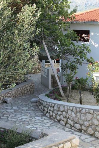 Apartment Kustici 6335a