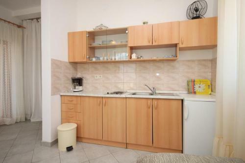 Apartment Kustici 6392a