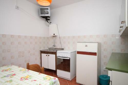 Apartment Metajna 6466h
