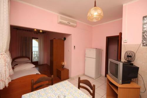Apartment Metajna 6497c