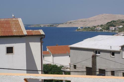 Apartment Metajna 525e