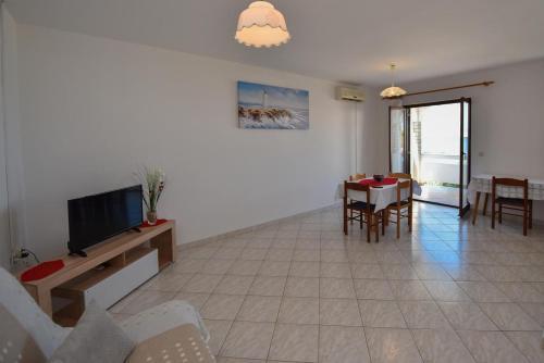 Apartment Kustici 6353a