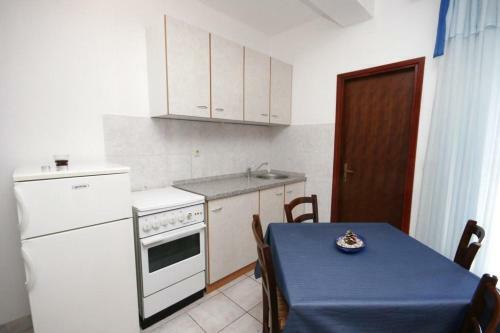 Apartment Zubovici 4066b