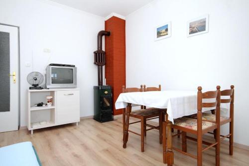Apartment Kustici 9360b