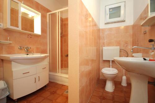 Apartment Kustici 9360b