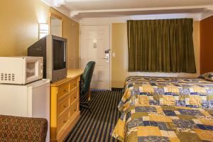 Hotel Rodeway Inn Saint Charles