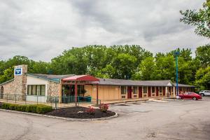 Hotel Rodeway Inn Saint Charles