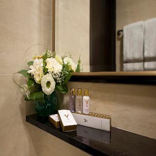 V Hotel Lavender