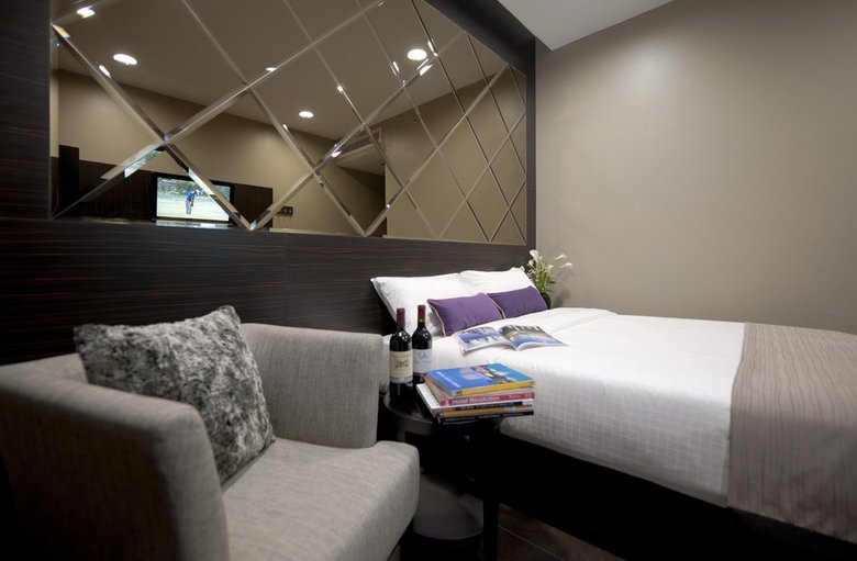 V Hotel Lavender