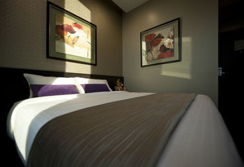 V Hotel Lavender