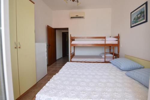Apartment Metajna 6522f