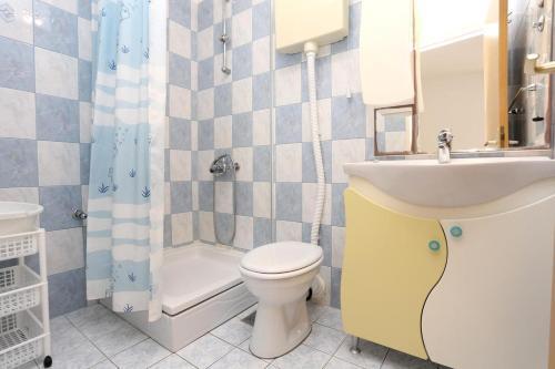 Apartment Zuljana 10228a
