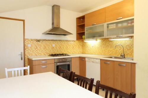 Apartment Zuljana 4576a