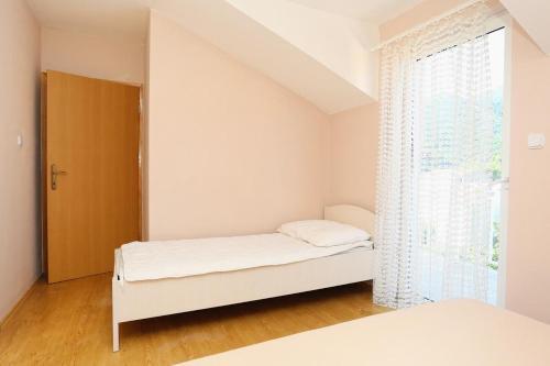 Apartment Zuljana 4576a
