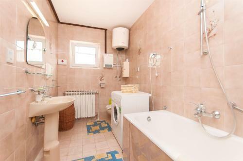 Apartments Kres�imir